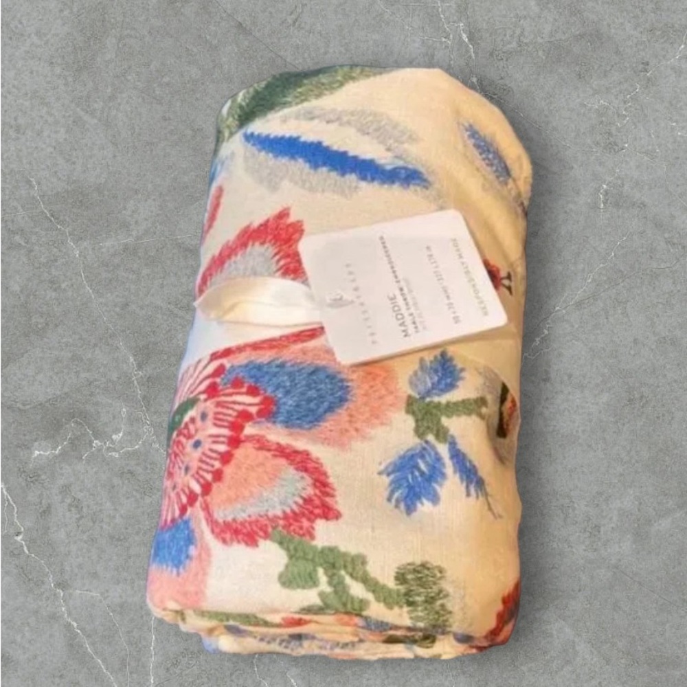 Pottery Barn MADDIE OVERSIZED FLORAL Table Throw New